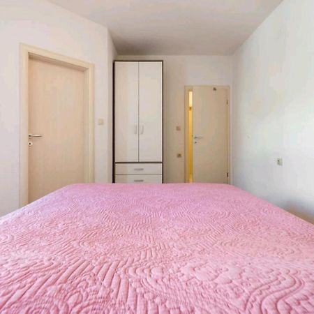 Amazing Apartment In Selca With Wifi Exterior foto