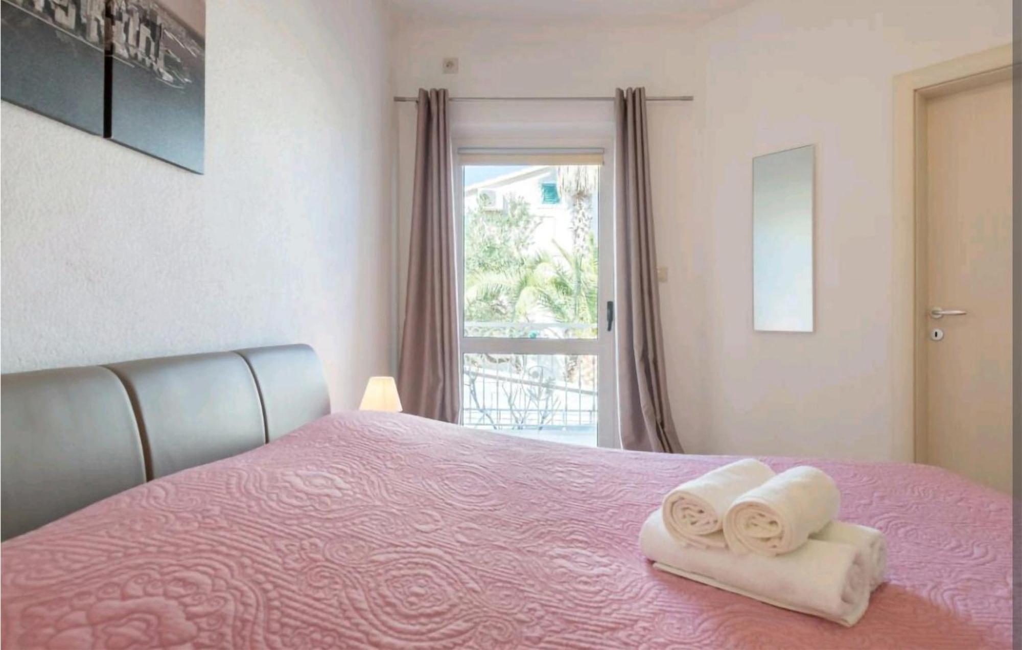 Amazing Apartment In Selca With Wifi Exterior foto