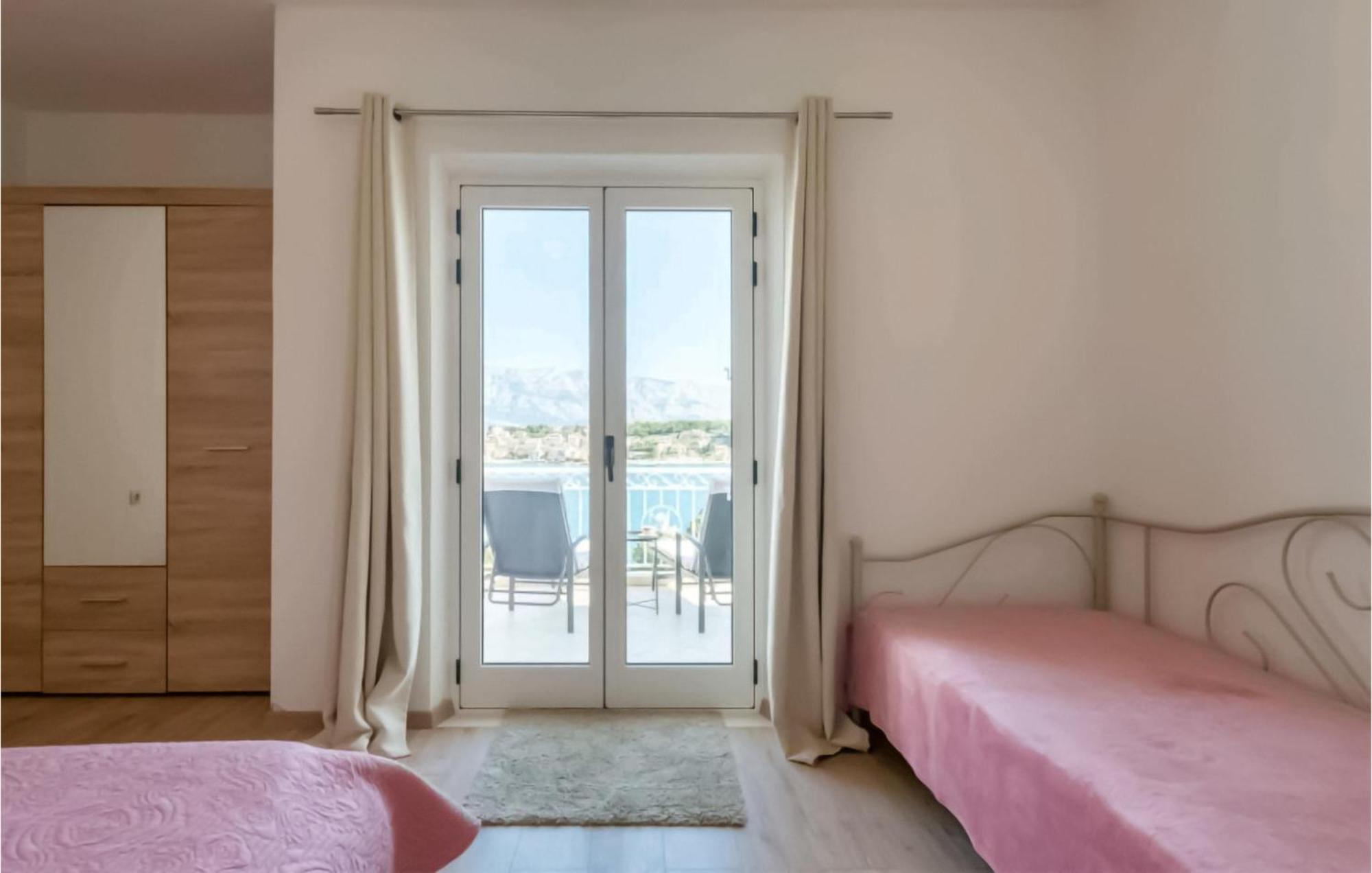 Amazing Apartment In Selca With Wifi Exterior foto