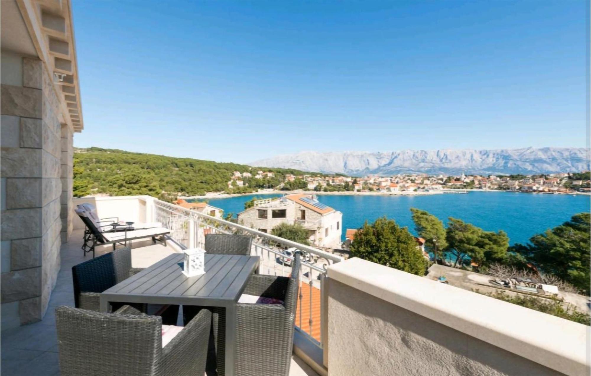 Amazing Apartment In Selca With Wifi Exterior foto